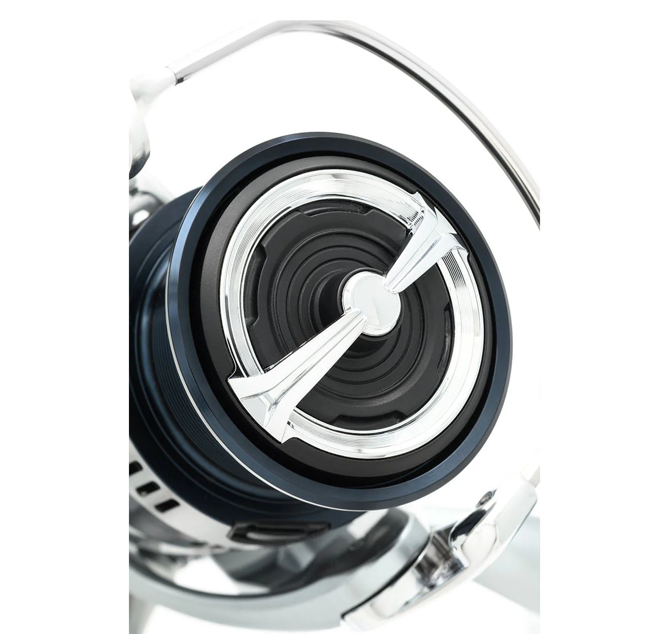 Daiwa Phantom Hyper LT Spin Reel - Image 8